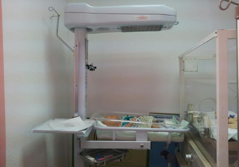 رابع ا: معمل الإطفال Pediatric lab equipment equipment model for infant CPR. digital baby scale. Pediatric weight scale.