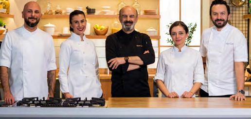 Entertainment & Lifestyle عالم الطهاة 5 Chefs Made up of 5 chefs, each an expert in their forte, share a wide range of recipes from various cuisines,