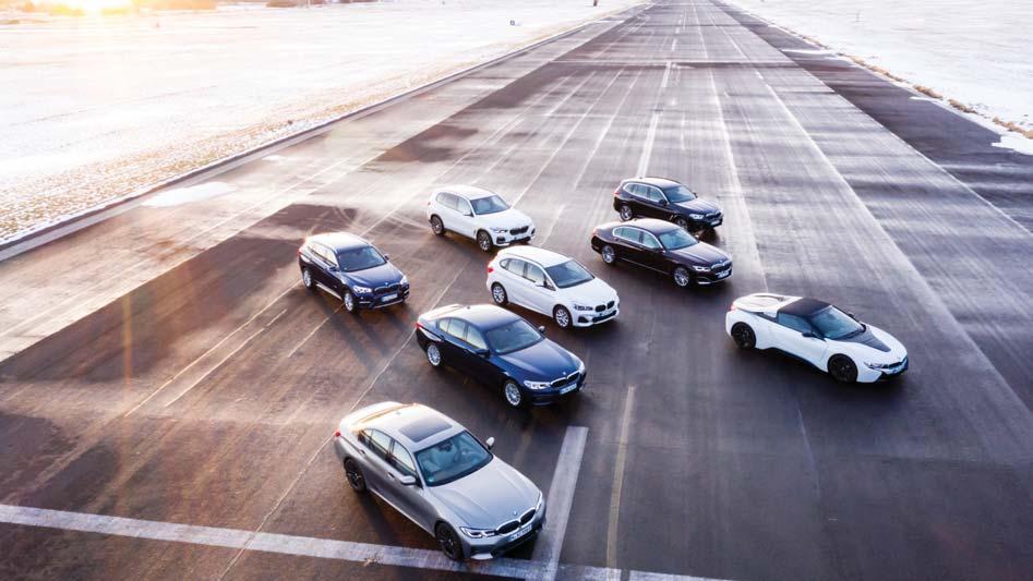 محلي 10 BMW وجاكوار لاند روفر تعلنان عن تعاون لتطوير جيل جديد من تكنولوجيا السيارات الكهرباي ية تركز مجموعة BMW أثناء القيام بتطوير خططها المتعلقة بالتنقل بالمركبات في المستقبل وبشكل متزايد على