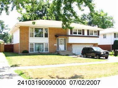 $429,000 1295 2 bed apartment in Oak Forest $1025-