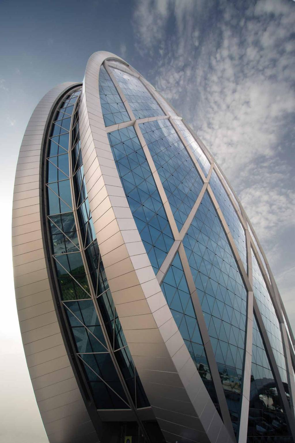 4 Aldar الدار ALDAR seeks to create quality, comfortable, desirable destinations that enrich the lives of Abu Dhabi residents as well as tourists within the Emirate.