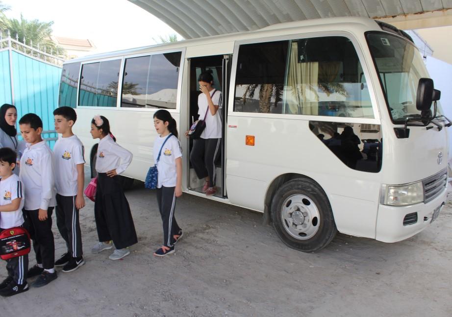 that the bus was completely evacuated, and the supervisor confirmed that the number of students was complete.