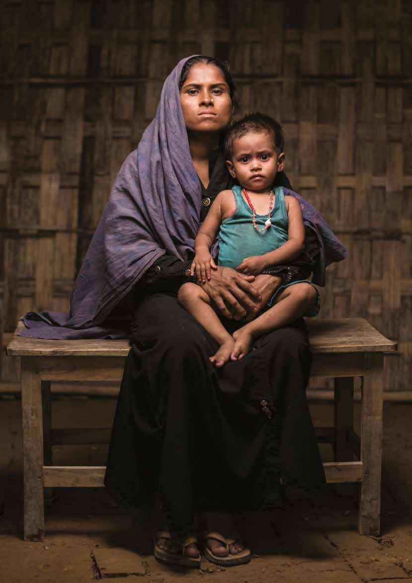 زيارة ميدانية: كوكس بازار بنغالديش لطيفة بيغوم 25 عاما مع ابنتها نوروجان ذات العامني وقد جاءت إىل بنغالديش من ميامنار قبل 11 عاما.