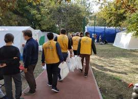 etkilenenler için geçtiğimiz hafta Kızılay ın İstanbul dan gönderdiği 11 TIR dolusu yardım bölgeye ulaştı. Bölge halkı tarafından coşkuyla karşılanan 3.