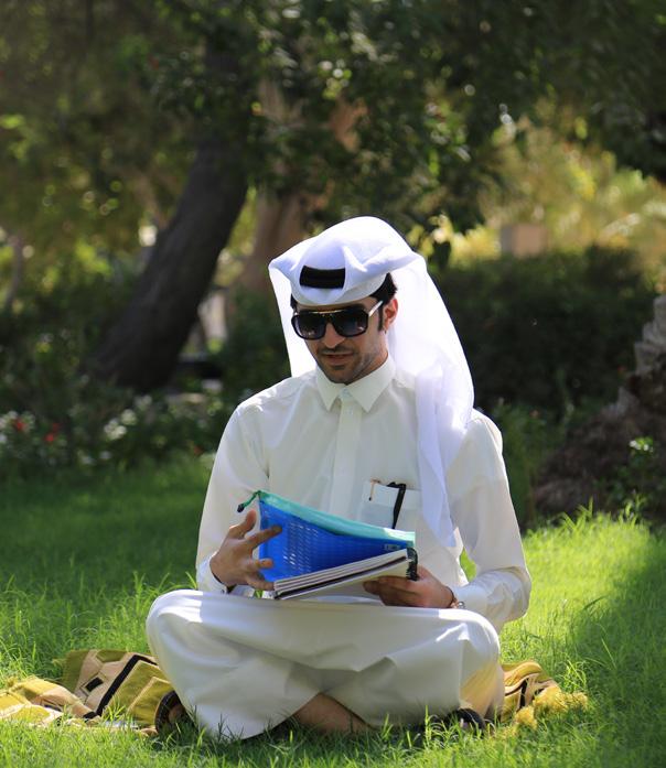 الفصل 1 توصيف املقررات يضم دليل الطالب لمرحلة البكالوريوس قائمة بتوصيف جميع المقر ارت في جامعة قطر.
