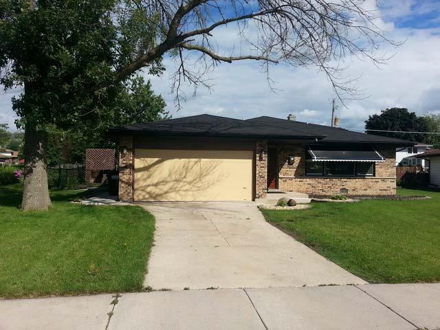 Updated with Reasonable rent across from nice park Call 7084157843 for more info. 3 bedroom and 2 bath home/tinley park $229.