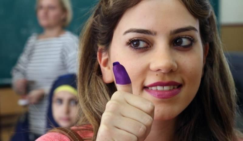 في البرلمان االردني الحالي وصل الى 20 نائبة من أصل 120 مشرعا اي ما يعادل 15,4 في المئة وذلك وفقا لنتائج االنتخابات في 20 أيلول 2016 فيما رصد المصدر نفسه ان المرأة االردنية حصلت على 10 مقاعد من أصل 65