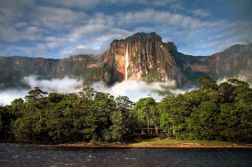 شلالات انجل Angel Falls فنزويلا اكتسبت شلالات انجل شهرة عالمية كبيرة أخيرا حيث تنهمر كنهر