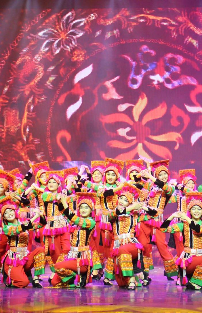 Ballet chinois Chine Originaire de la région autonome de Guangxi Zhuang, le Ballet chinois présentera plusieurs tableaux variés entre acrobaties, danse et de chants.