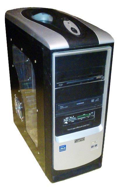 أ ب. الواجهة األمامية لحاسوب مكتب وفق المعايير الحالية )2013-2002( 1. زر تشغيل الحاسوب. 2. زر إعادة التشغيل )RESET(, الذي قد ينعدم وجوده في بعض الحواسيب. 3.