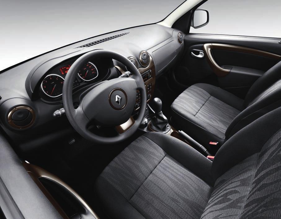 SE For a refined and functional interior environment, the SE version is adorned with shiny brown fabric seats, leather steering wheel and shiny brown interior trim as standard