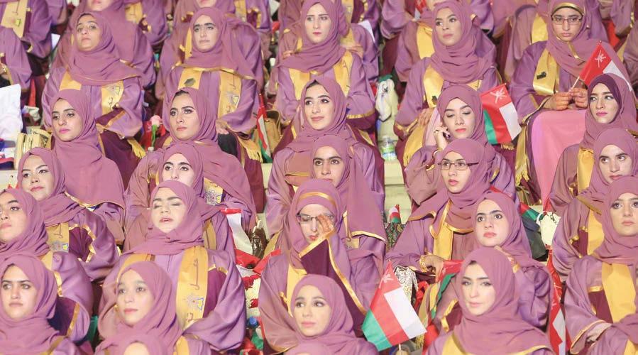 وحتام هذه النجاح يف التخرج لن يتحقق إال بوالدي الغاليني حيث أهدي إليهم تخرجي حيث كان لهم الفضل الكبري يف دعمي وتشجيع يل ولوالهام ملا كان يل هذا النجاح الكبري.