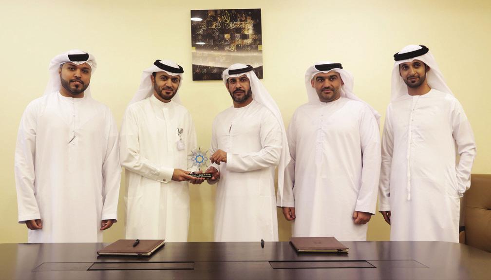 . كما عرف المهندس بدور رابطة الخريجين واألهمية الكبيرة التي يوليها صاحب السمو الشيخ الدكتور سلطان بن محمد القاسمي عضو المجلس األعلى حاكم الشارقة في دعم الخريجين في شتى المجاالت.
