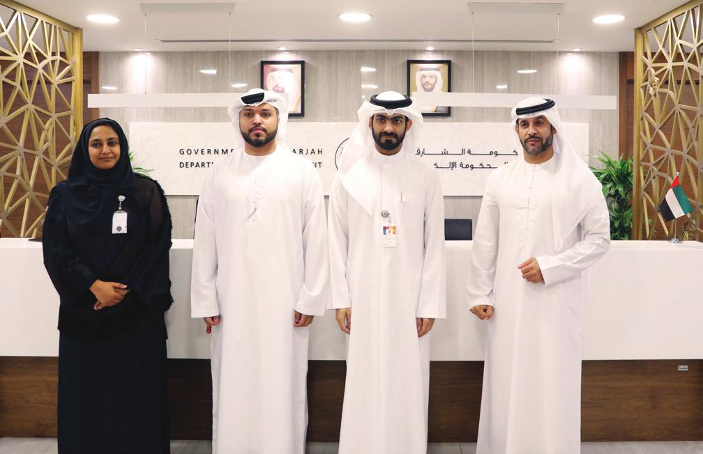 . دائرة الحكومة اإللكترونية بالشارقة التقى سعادة الشيخ خالد بن أحمد القاسمي مدير عام دائرة الحكومة اإللكترونية وسعادة نور النومان مدير الدائرة بوفد رابطة الخريجين الذي زار مقر دائرة الحكومة
