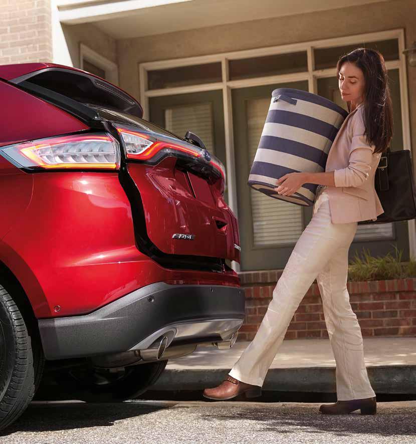 Put your best foot forward. With the rear 60:40 split seat folded flat, EDGE has an impressive 08L of cargo space.