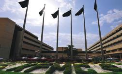 المزود الرئيسي للعديد من أعمال التشغيل والصيانة عبر المملكة العربية السعودية والخليج فمنذ عام 1993 م قامت سفاري وبمفردها بتنفيذ جميع عناصر خدمات التشغيل والصيانة لمطار الملك عبدالعزيز الدولي بجدة