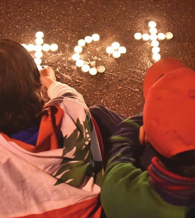 العدد - 136 السنة األولى الخميس ١٢ كانون األو ل 2019 ١٠ Life فن انو لبنان ومثق فوه: اللي بيتهج م وبيضرب المتظاهرين ما بيتوق ف! أن تمس بكرامات اآللهة وقد سيتهم في بلداننا أمر مرفوض.