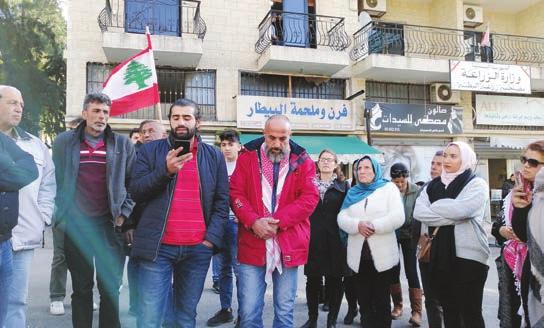 الفقراء تحت وطأته كانوا أكثر تصالحا مع أزماتهم فحددوا أولويات هم: إعادة هيكلة الدين العام ووضع خطط اقتصادية طارئة ووقف مزرايب الهدر ال سي ما املالية منها.