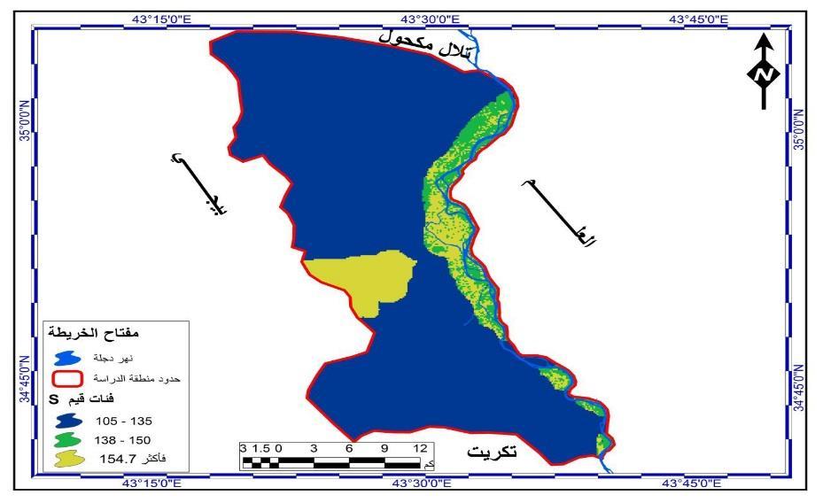الفئة الثانية: وتضم القيم ) 150-138 ملم( وهذه القيم تدل على زيادة التربة الحتفاظها بالماء مما يقلل الجريان السطحي. وتشكل مساحة 40.65( ) كم 2 وبنسبة )%5.