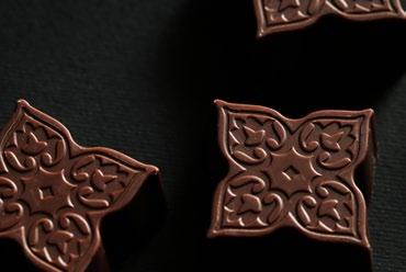 Salted Praline MC 22 Rose Creme Almond بقالوة