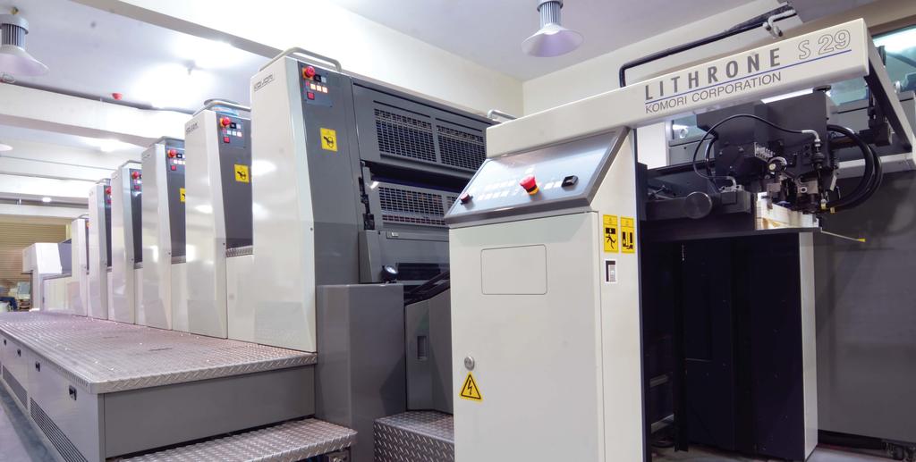 04 05 ماكنة الطباعة The Printing Machine تمتلك كريستال ماكنة طباعة هي آخر ما توص لت له تكنولوجيا طباعة األوفست في العالم وأحدث تطو رات هذه التقنية.