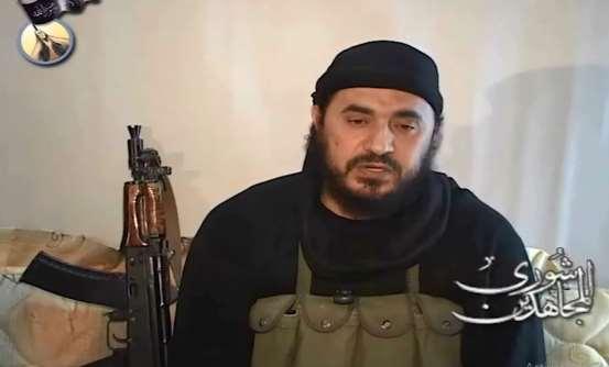 10 املعل ق: يف ىذه الدنيا رجال محلوا ىم اإلسالم وأمتو ارتضوا أن يبذلوا دماءىم وأرواحهم رخيصة فداء للمسلمني سلكوا أوعر الطرق وذل لوا صعاهبا كانت مهتهم تسابق الريح ادلرسلة وتطلعت نفوسهم إىل أمنية عزيزة