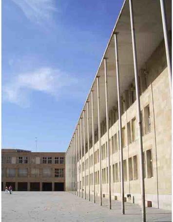 142 النظرية املعامرية املوحدة لألعىل يف نظام يعمل مثل مستهلك التسويق بدال من العلم )سالينجاروس 2004(.