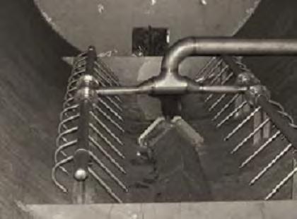 5-12-2: أنبوب دليل العوامة well( )stilling ي ه عبارة عن أنبوب مفتوح من االتجاهي وبه العديد من الثقوب من الجانب وتوضع عوامة الطفو داخله )displacer( "عوامة الطفو الخاصة بالتحكم بمستوى السائل".