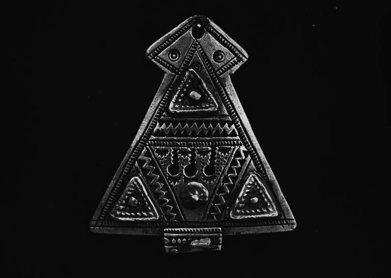5. Fibule, bijou berbère, publié dans Maghreb Art, n 1, 1965. Photo M. Melehi.