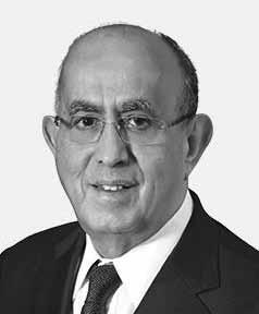 ن عبد اللطيف احلمد الكويت عبد اللطيف احلمد خترج يف لكية لكريمونت مع مرتبة الرشف اعم 1960 وبرنامج هارفارد للشئون ادلويلة اعم 1962.