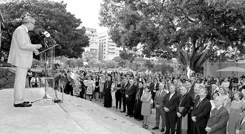 وتزن برزت ى وجهة قو ت نشره وقع BULLETIN" "WORLD عن سس بنن ف نسن ض وصف سجن روة بأنه "أسوأ ن أبو غرب".