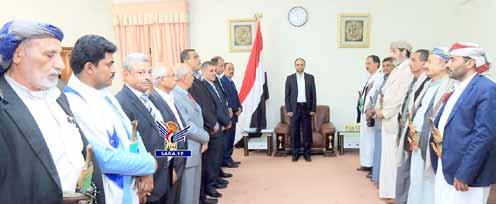 األحد : 42 عضوا مبجلس الشورى يؤدون اليمني الدستورية أمام الرئيس املشاط أدى اليمين الدستورية أمام فخامة األخ المشير مهدي المشاط رئيس المجلس السياسي األعلى امس السبت 42 عضو ا من أعضاء مجلس الشورى بحضور