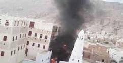 وبحسب مصادر محلية فإن مليش يات اإلمارات دفعت مبسلحني تابعني لها إلى قطع الطريق العام املؤدي إلى مدينة قلنس ية ملنع قوات أمنية من اس تعادة مول دات كهرباء مت نهبها من مؤسس ة الكهرب اء وحتويلها إلى