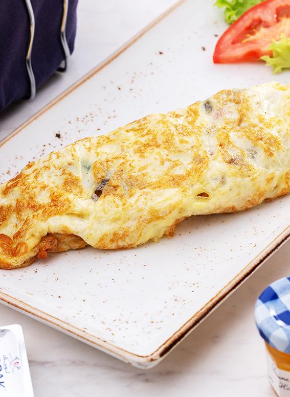 Four Cheese Omelets 42 اومليت مع االجبان االربعه Emmental cheese, Parmesan cheese, Mozzarella cheese, Cheddar cheese بيض اومليت مع اربع انواع اجبان ايمنتال موزاريال بارميزان وشيدر بيكانتى اومليت