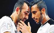 يستضيف فريق الكرخ مفاجأة املوسم حي ث يحتل الفريق االصف ر املرك ز الثال ث يف ج دول الرتتيب وال ذي سيكون بمواجهة صعبة امام فريق الطلب ة ال ذي يحت ل املركز الثام ن يف سلم الرتتي ب ويأمل ابناء امل درب