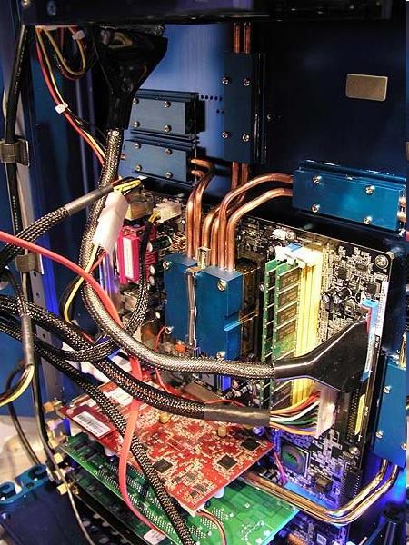 باؼبعاجل CPU وداخل ىذه األنبوبة يوجد سائل ودبجرد أف تنبعث حرارة من