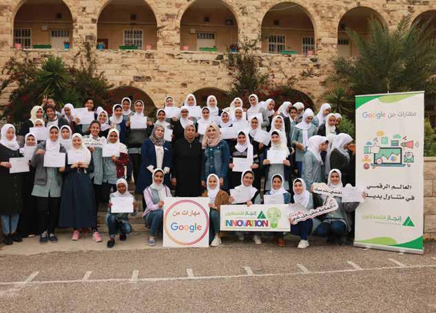 التقرير السنوي 33 أوال : مشروع )مهارات من جوجل( مع شركة جوجل العاملية عملت انجاز في مشروع مهارات من جوجل الى تعزيز املهارات الرقمية لدى طلبة املرحلة الثانوية والجامعات في مختلف املحافظات عن طريق عقد