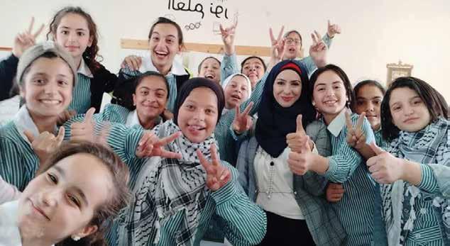42 التقرير السنوي متطوعون وخريجون أوال : متطوعونا يعد العمل التطوعي أحد متطلبات العصر اإلنسانية وقيمة اجتماعية أصيلة داخل املجتمع الفلسطيني وهو فرصة كبيرة لتعزيز الروح اإليجابية لدى األشخاص وتقوية