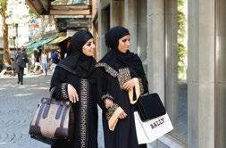 مدينة ميالنو األيطالية. مجموعة فريدة من اخلبراء مخصصه لعينيك فقط لن يستغرق األمر سوى سويعات قليلة.