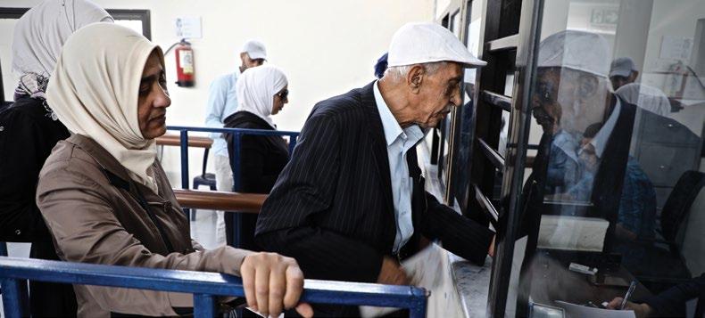اإلنجاز بصورة أفضل تلبية االحتياجات بشكل أفضل: المساعدات النقدية والقسائم تلبية االحتياجات بشكل أفضل: المساعدات النقدية والقسائم دمشق سوريا يقدم الصندوق اإلنساين السوري مساعدات نقدية ل 49.