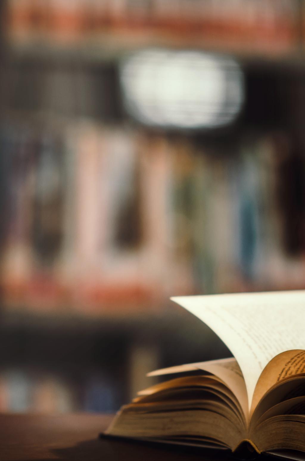 هالل الحجري من النصوص التي يمكن ترجمتها لألطفال نص بعنوان «القالع الرملية» للكاتب البريطاني ولفورد جراهام رسام وأديب وصفه نقاده