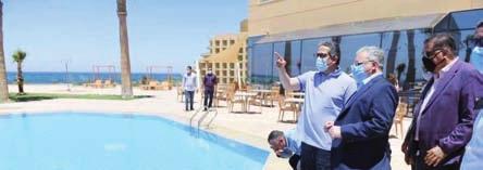 مصطفى مدبولى رئيس الوزراء أن هناك تكليفات رئاسية بتوفير األدوية الالزمة ملواجهة فيروس كورونا وغيره من األمراض وطمأن رئيس الوزراء املصريني بأن احلكومة تعمل على توافر مخزون آمن من األدوية واملستلزمات