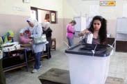 06 الملف معاهدات السيادة وتعديل الدستور أبرز صالحيات مجلس الشيوخ حددت المادة 8 من قانون مجلس الشيوخ اختصاصات المجلس والمهام الموكلة إليه فى 5 نقاط رئيسية باعتباره الغرفة التشريعية الثانية حيث تتضمن
