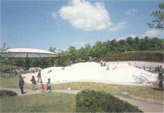 -2 التنظيف الذاتى Self-cleaning: Photocatalysis 1- Children's playground in the Mannou National Government Park ARCHITECTURE Urban Design Consultant Inc.