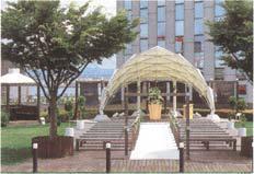 2-Hyatt Regency Garden Chapel ARCHITECTURE Obayashi Corporation, Japan CLIENT Hyatt Regency Osaka PRODUCT Sky Clear Coat fabric/tio^ photocatalytic self-cleaning MANUFACTURER membrane