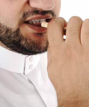 4 ي س ن التسوك عند كل صالة. وهذا هو املوضع الثالث من املواضع التي يتأك د معها الس واك.