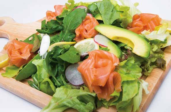 من اخل ضارالطازجة واالأفوكادو تقدم مع صل صة ماما اخلا صة Mom s Smoked Salmon Salad Salmon Gourmet Rich in Omega 82.