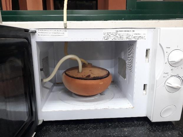 the electrical microwave as described above is illustrated in 7).