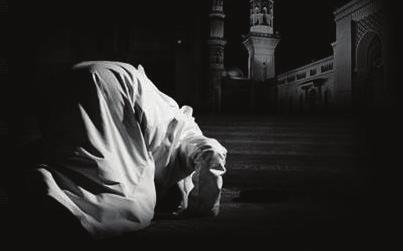 8- صلاة العيد ي ن )الفطر وال أضحى(: ت صل ى ركعتين جماعة في أو ل وقت الض حى م ن صبيحة