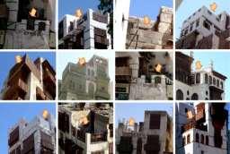 الخارجات وهي فراغات تعويضية في عمارة جدة التاريخية عن الفناء الداخلي الذي إختفى في مساكنها نظرا لمحدودية المساحات والخارجات فراغات مفتوحة إلى السماء محاطة بسور يحقق خصوصية عالية ولها طابع خاص متميز